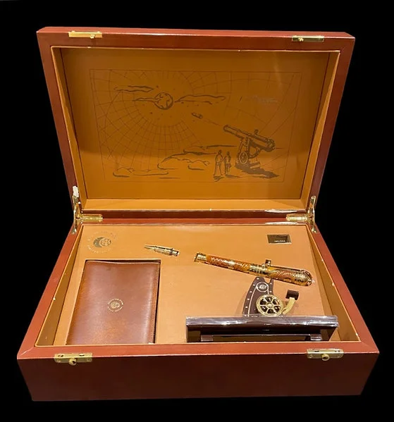 Rare Limited Edition  S.T. Dupont Shoot The Moon Jules Verne’s 190/865 - Image 6