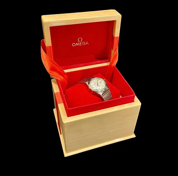 Preowned Omega Constellation Co Axil Mother of Pearl Diamonds - Image 4