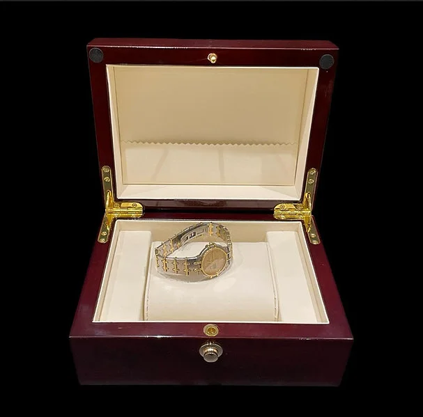 Preowned Universal Genève Swiss, Special Edition Saddam Hussain - Image 2