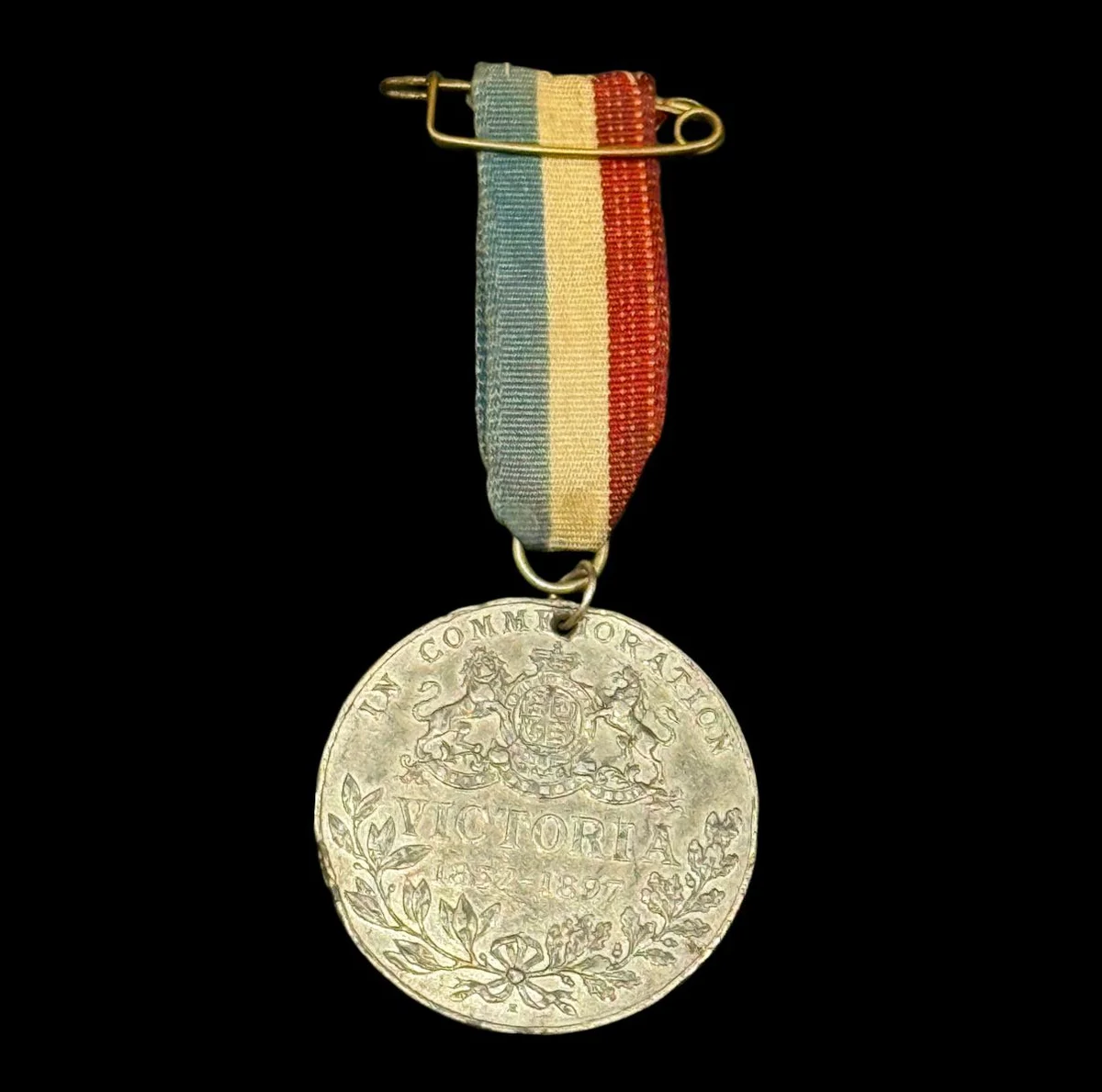 Rare Queen Victoria Regina 1897 Commemorative Medal Fine Silver - Image 2