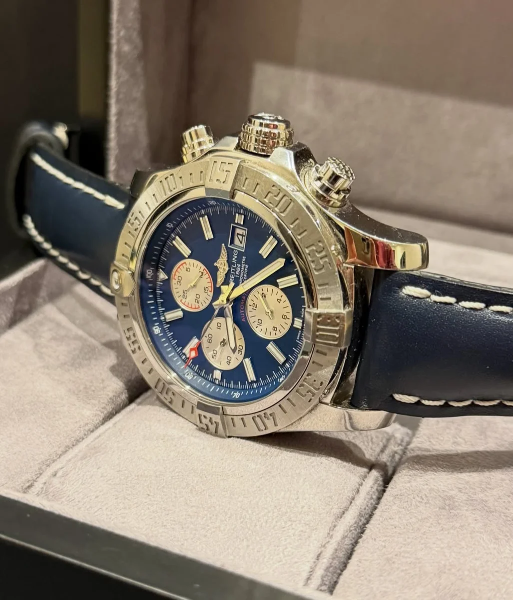 Breitling Super Avenger 48MM Professional Chronograph - Image 2