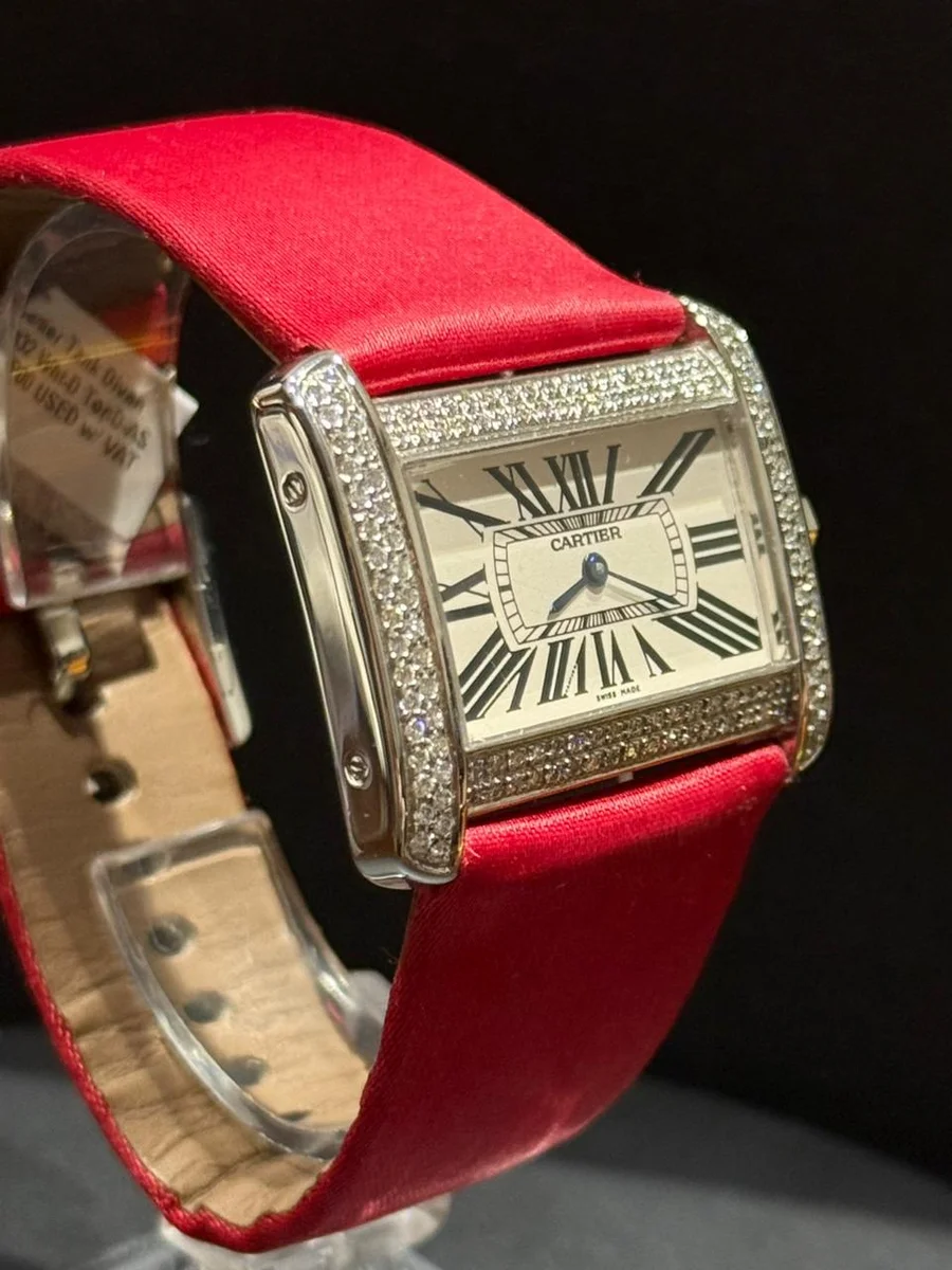 Rare Divan Tank By Cartier - Timeless Geometry Framed In Diamonds. - Image 3