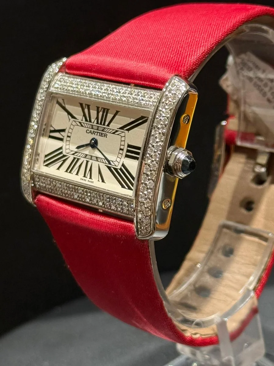 Rare Divan Tank By Cartier - Timeless Geometry Framed In Diamonds. - Image 4