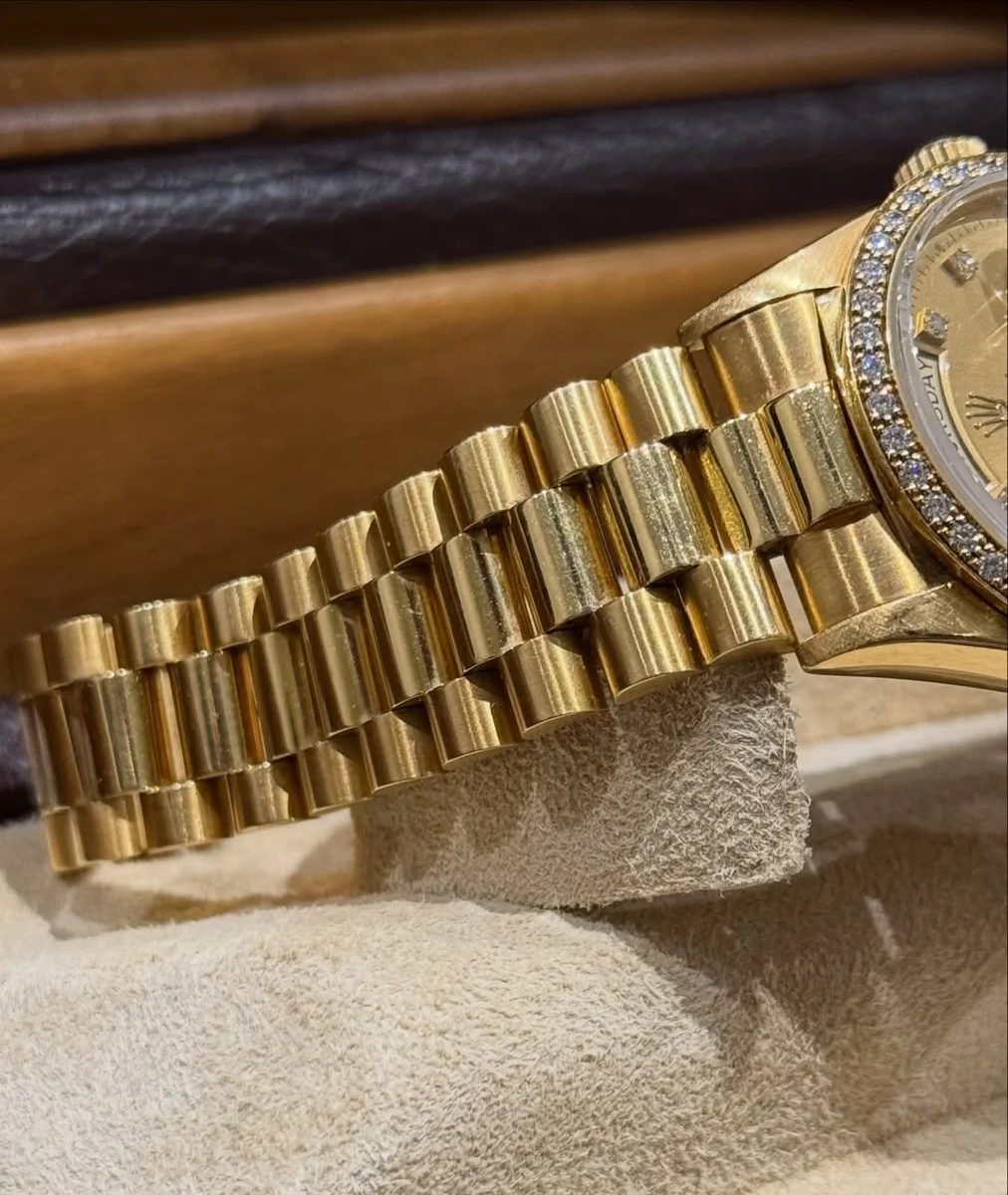 Rolex Day-Date 1995 18000 Rolex Diamonds - Full Gold 36MM - Image 5