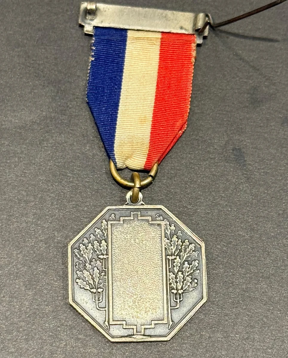 1935 British Commemorative Medal The Silver Jubilee of King George V - Image 3