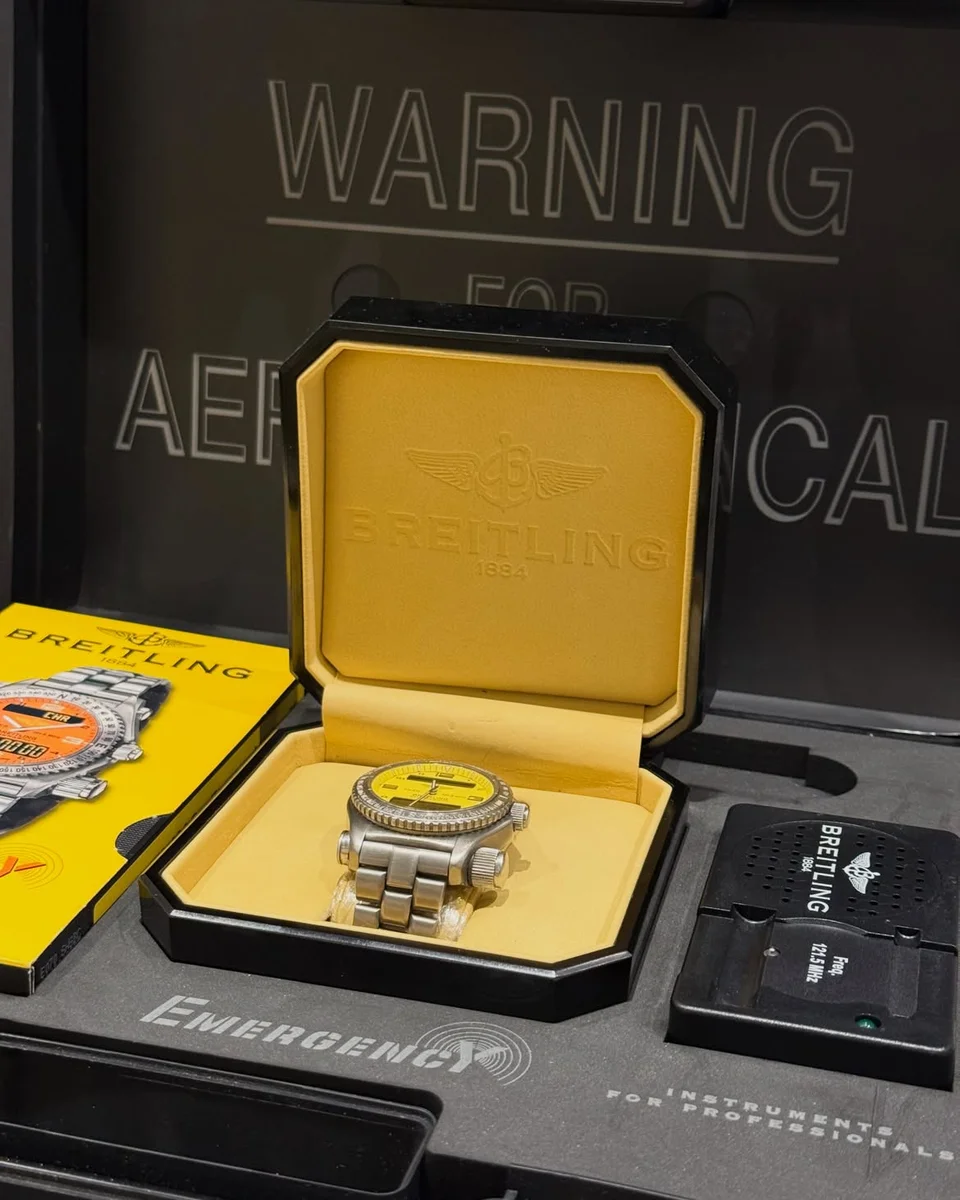 Breitling Emergency Yellow Rare Titanium Full Set - Image 6