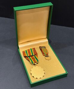 Alternative view of General Service Saudi Medal Set UNC - 1995