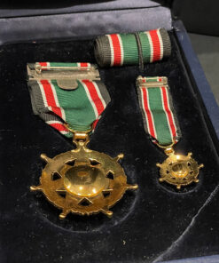 Alternative view of 1976 Jordan Al-Hussein Order of Military Merit Medals Set