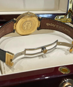 Alternative view of Preowned Van Cleef UAE Special Edition Full Gold Very Rare