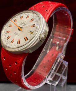 Alternative view of Rare Omega Dynamic 1970 – Last Series 40mm oval case