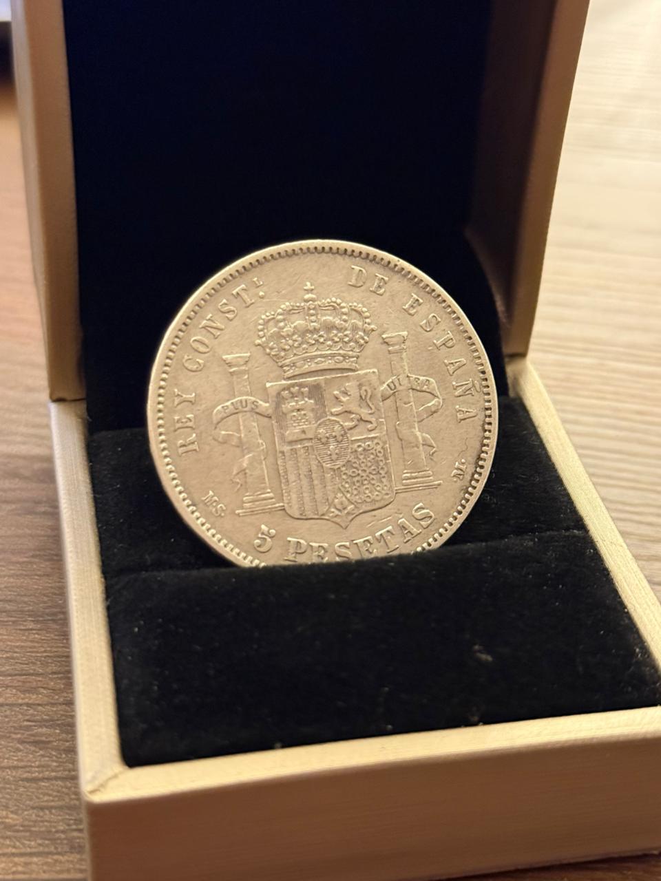 Rare 5 Pesetas Spain Fine Silver 1884 King AlFonso - Image 2